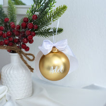 Kép betöltése a galériamegjelenítőbe: Karácsonyi névre szóló gömbök matricázva