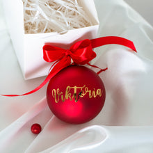 Kép betöltése a galériamegjelenítőbe: Karácsonyi névre szóló gömbök matricázva